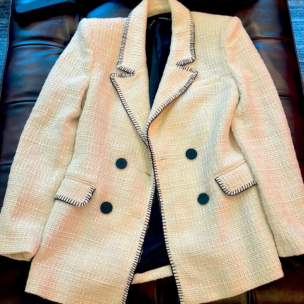Zara Blazer size small never worn